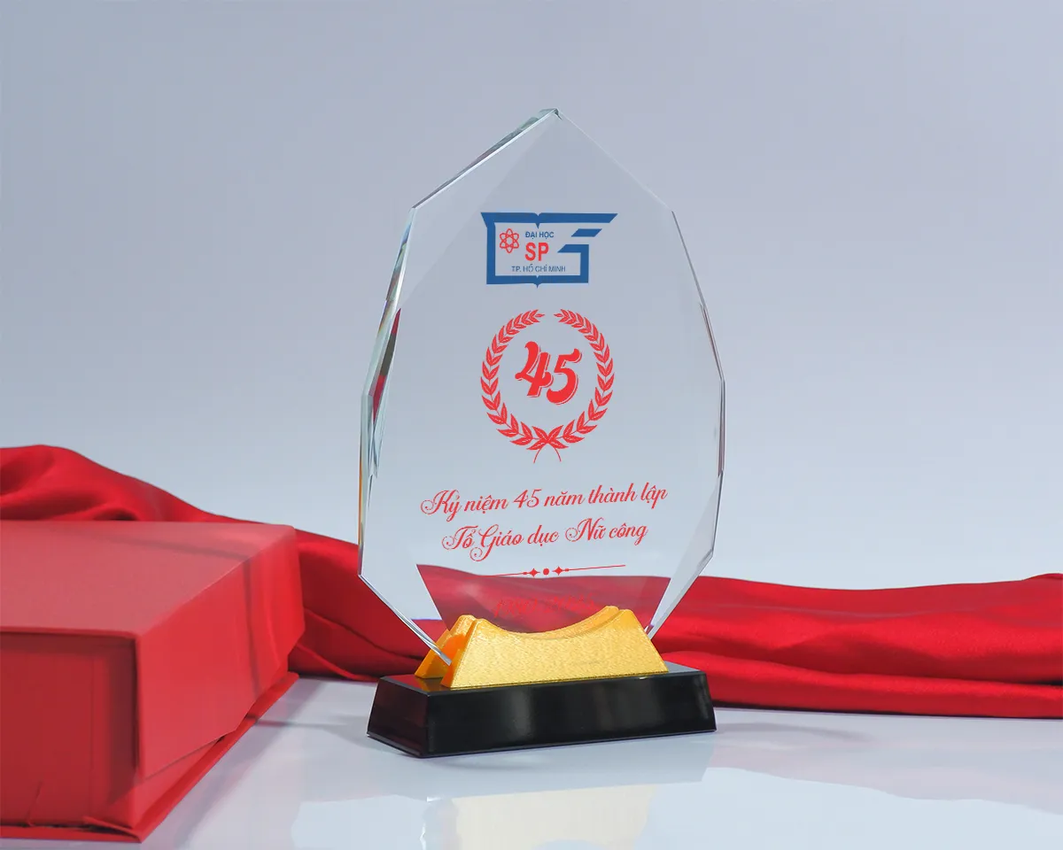 Kỷ niệm chương pha lê PL68