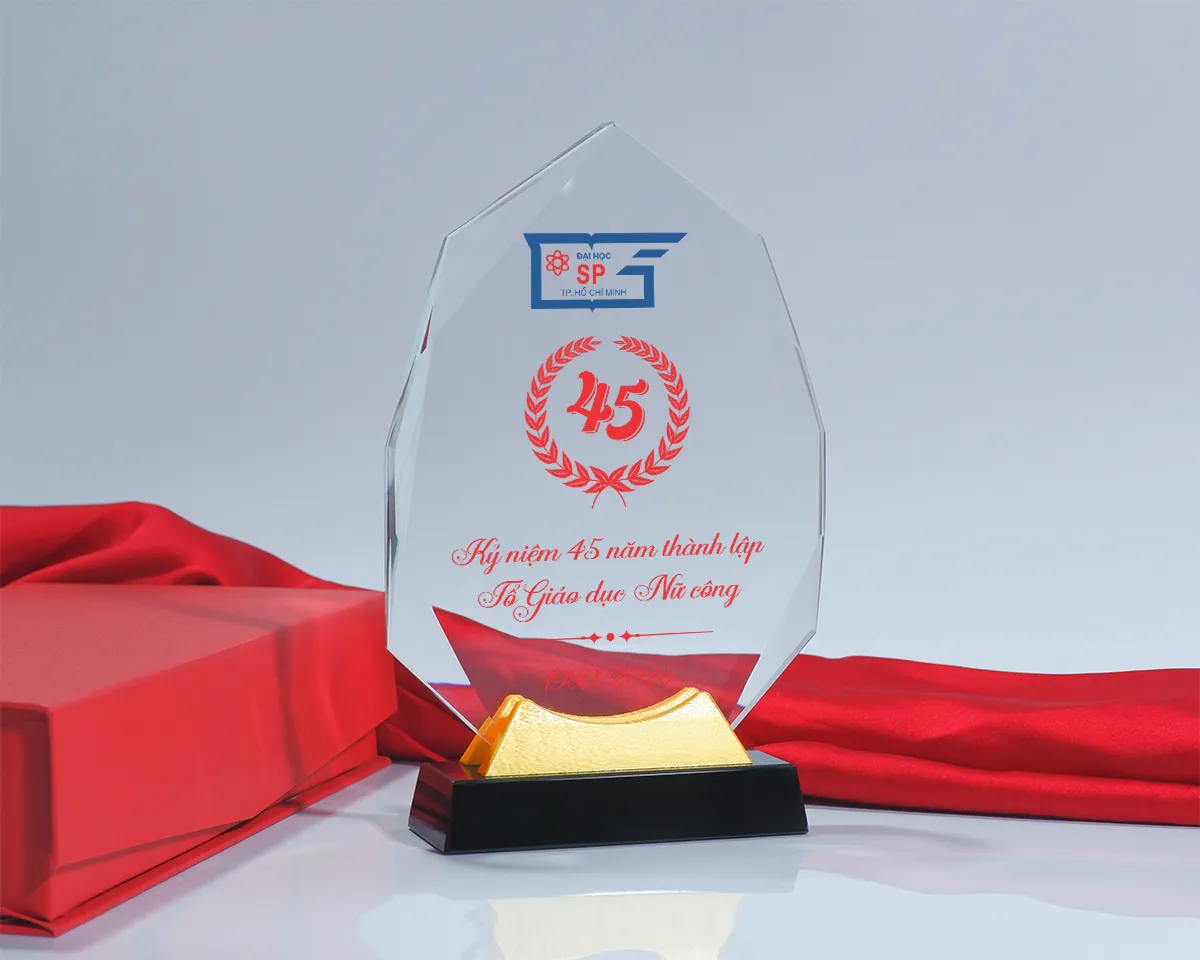 Kỷ niệm chương pha lê PL68